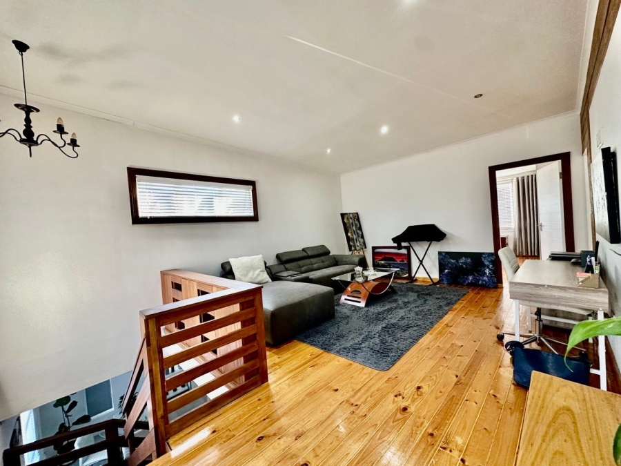 5 Bedroom Property for Sale in Rouxville Western Cape